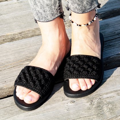 Crochet bobble leather sandals